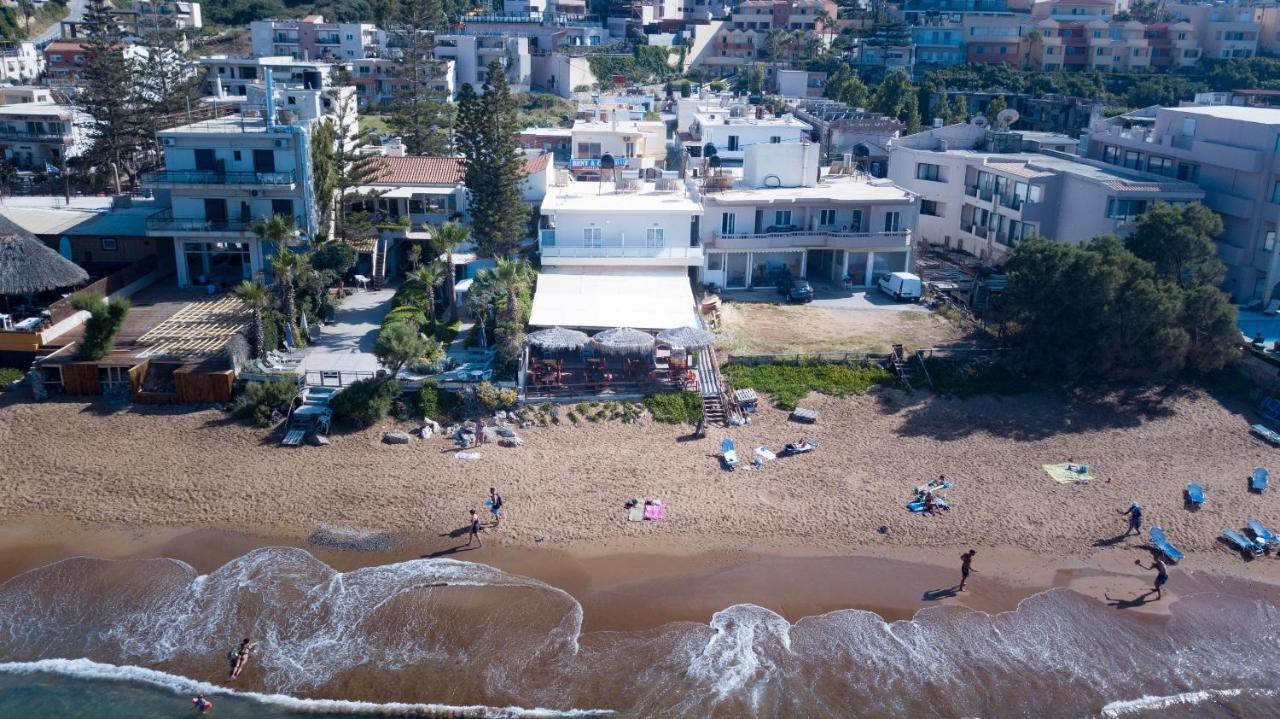 Queen Mary Beachfront Studios Agia Marina Exterior foto